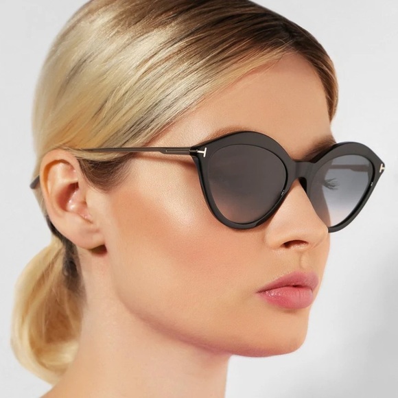 Tom Ford Chloe Authentic Black Gradient Sunglasses Cat Eye FT0663 Italy NWT